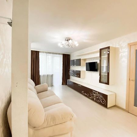 Beautiful 1-Bedroom Near Most City Center Dnipro Exterior photo