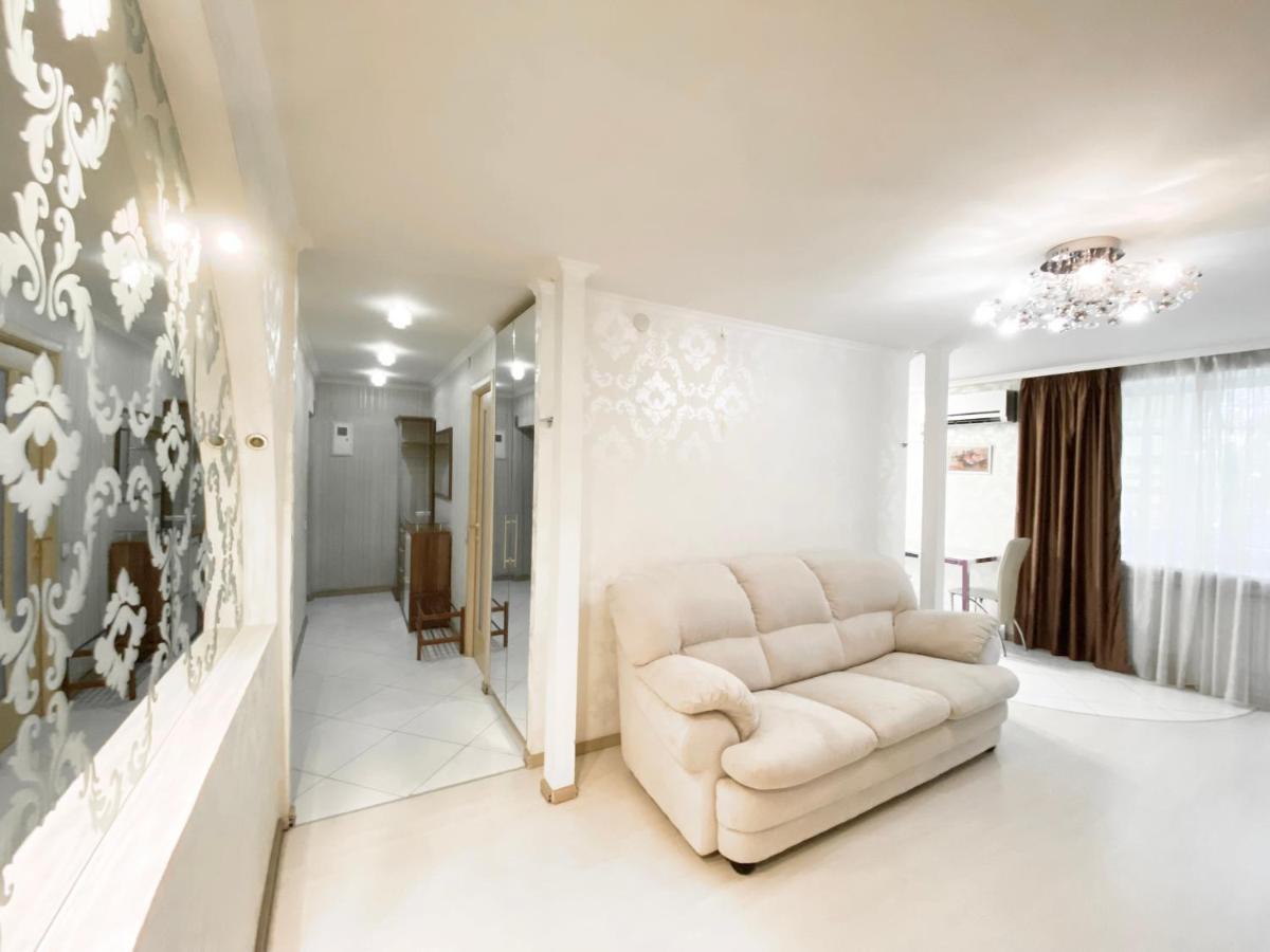 Beautiful 1-Bedroom Near Most City Center Dnipro Exterior photo