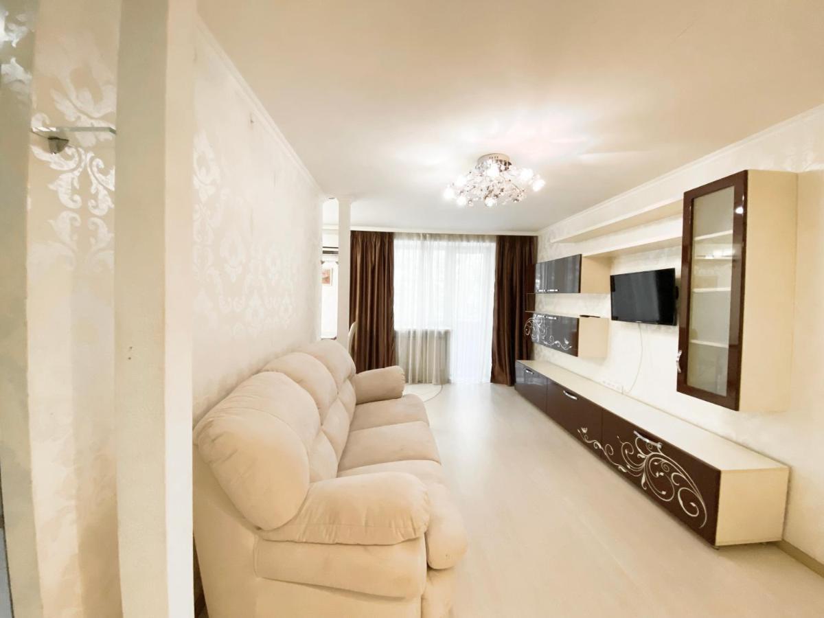 Beautiful 1-Bedroom Near Most City Center Dnipro Exterior photo