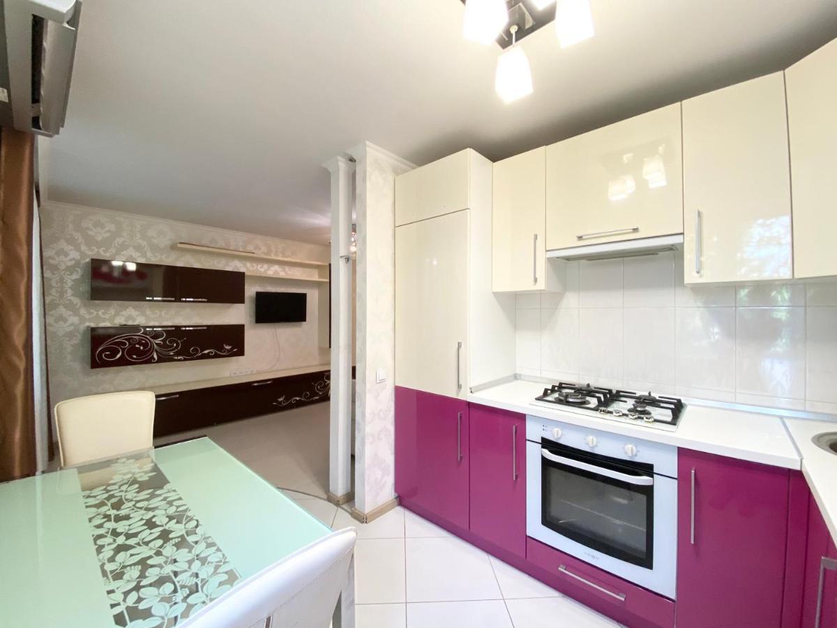 Beautiful 1-Bedroom Near Most City Center Dnipro Exterior photo