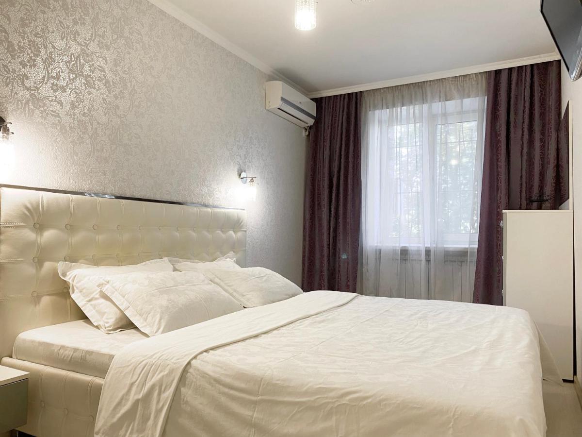 Beautiful 1-Bedroom Near Most City Center Dnipro Exterior photo